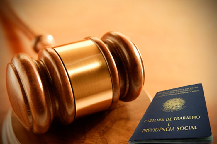 Elevação dos processos trabalhistas sobre horas extras e intervalo