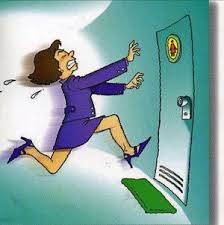 Rede de hipermercados é proibida de restringir uso do banheiro por funcionários