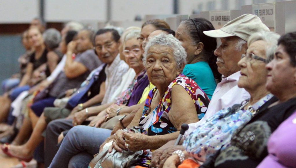 O Brasil está envelhecendo: há menos gente para trabalhar e mais gente para receber a aposentadoria