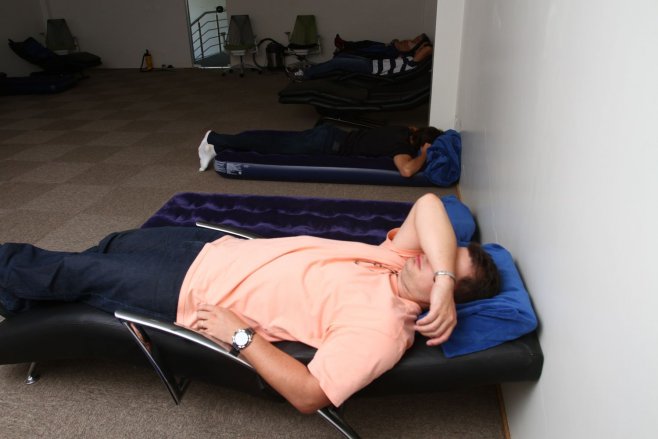 Dormir após o almoço evita o envelhecimento precoce