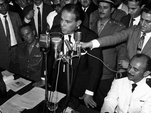 Manifestação lembra os 50 anos do histórico comício da Central do Brasil