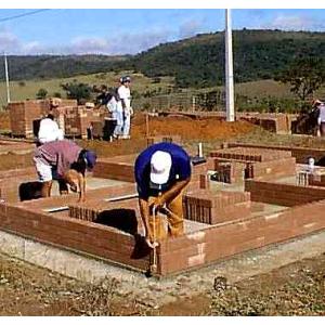 Obras públicas para a Copa aquecem a construção civil