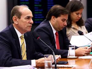 Deputados apoiam fim da reeleição no Executivo e mandatos de cinco anos