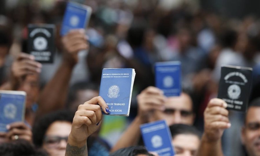 Segunda fase da Reforma Trabalhista tramita disfarçada no Congresso