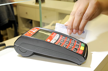 Volume de transações com cartões cresce 16%