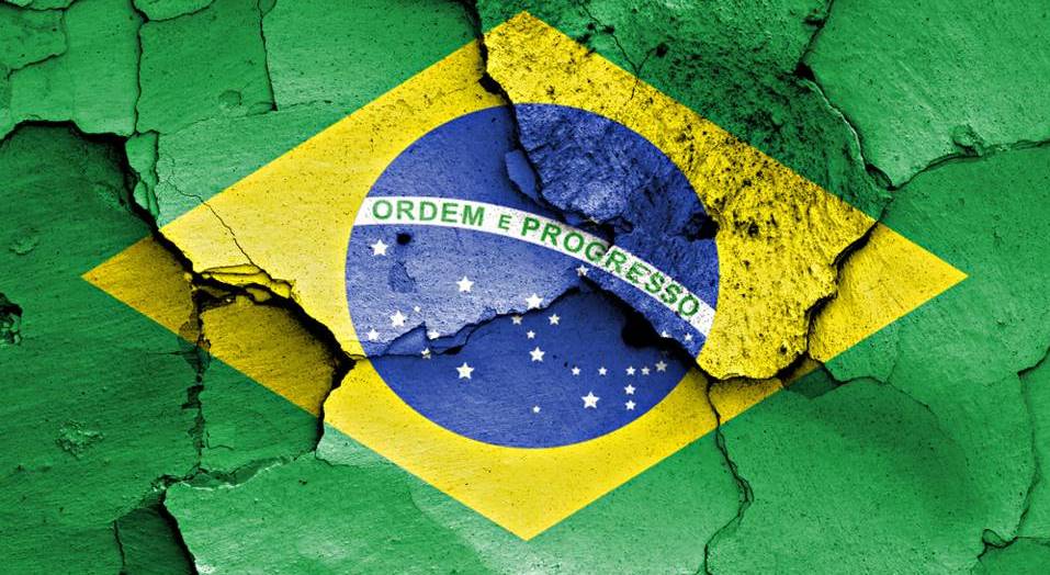Por que o Brasil não cresce como outros países? Economistas explicam  