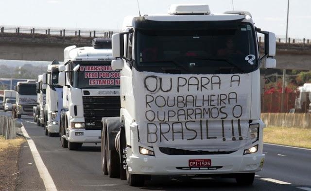 Entenda o protesto dos caminhoneiros e a alta nos combustíveis  Noticias 	 22 Maio 2018   Acessos: 1 Economia fShare     Motoristas promovem uma paral