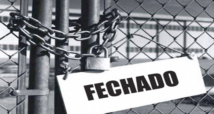 A lenta morte da indústria brasileira