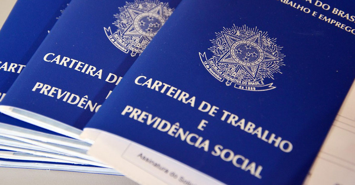 Pesquisa mostra que 67% dos brasileiros preferem ter carteira assinada  