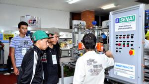 Indústrias absorvem mão de obra técnica