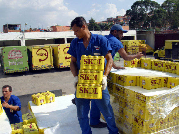 Trabalhadores da Ambev cobram piso nacional de R$1.500