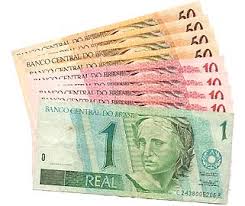 Dilma assina decreto que reajusta salário mínimo para R$ 724 em 2014 